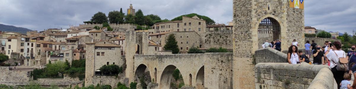 Puente románico en Besalú (Gerona)